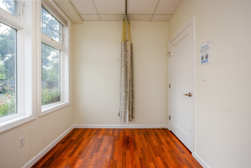 More Photos Of 516 NY-303, Orangeburg Medical For Lease