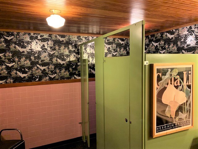 More Photos Of 1325 E Columbia River Hwy, Troutdale Restaurant For Sale