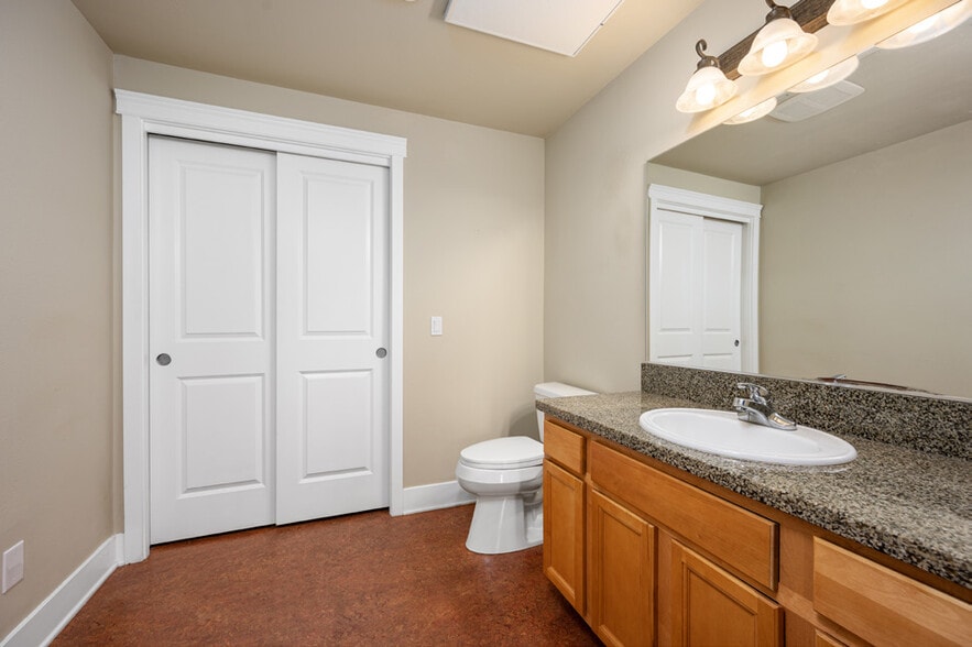 More Photos Of 1015 Railroad Ave, Bellingham Apartments For Sale