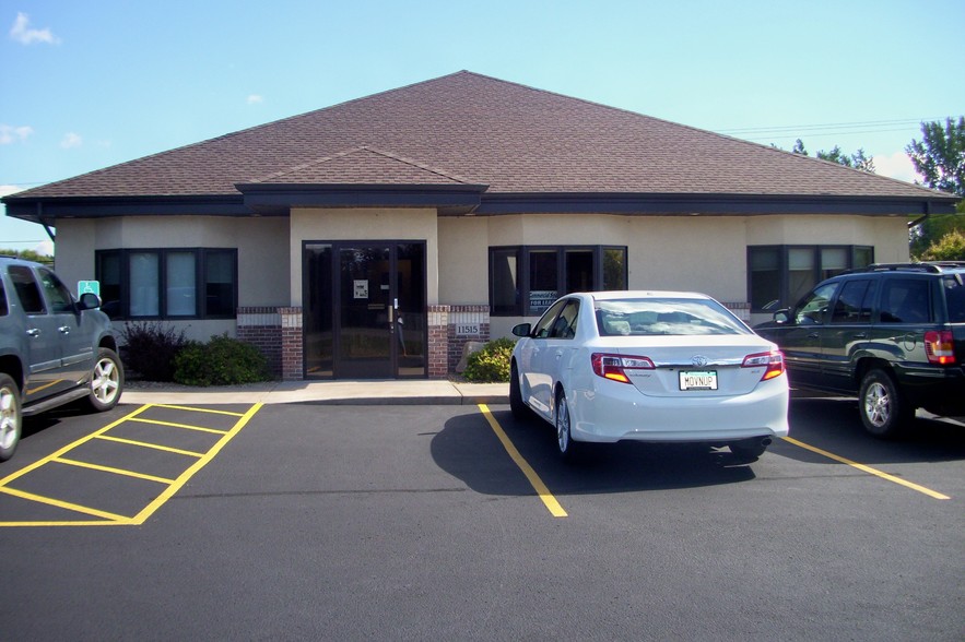 Primary Photo Of 11515 Lake Ln, Chisago City Office For Lease