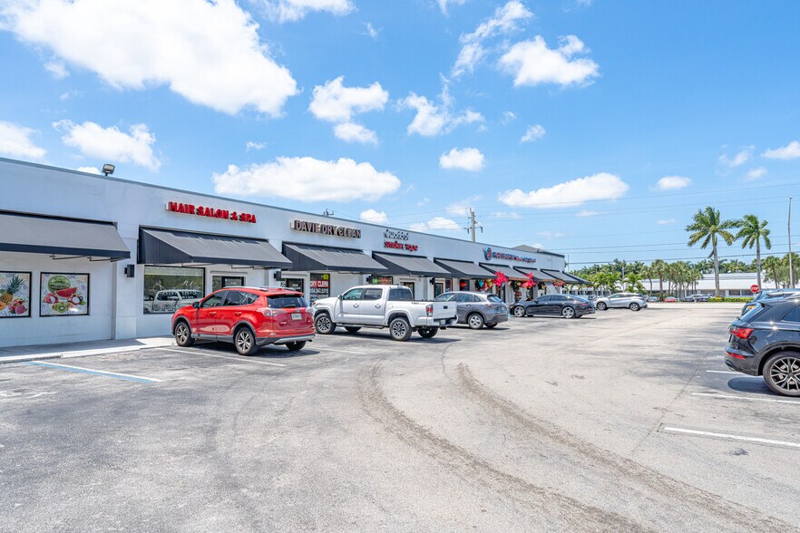 More Photos Of 7110-7162 Stirling Rd, Hollywood Storefront For Sale