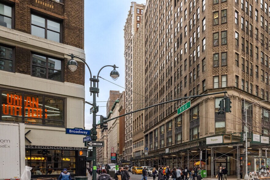 More Photos Of 141 W 36th St, New York Office For Lease