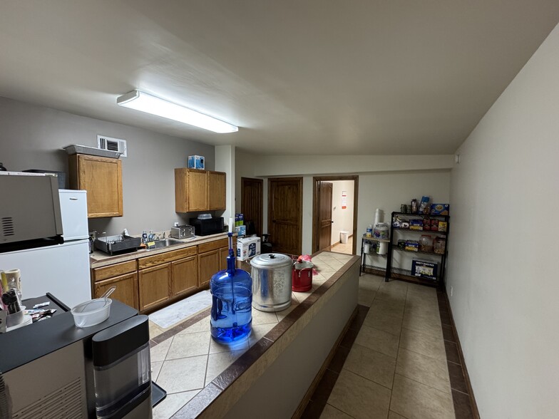 More Photos Of 3012 Pleasanton Rd, San Antonio Storefront For Sale