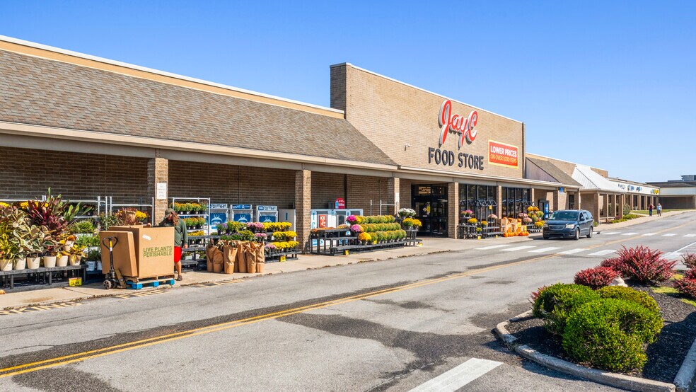 More Photos Of 4290 W Jonathan Moore Pike, Columbus Unknown For Lease