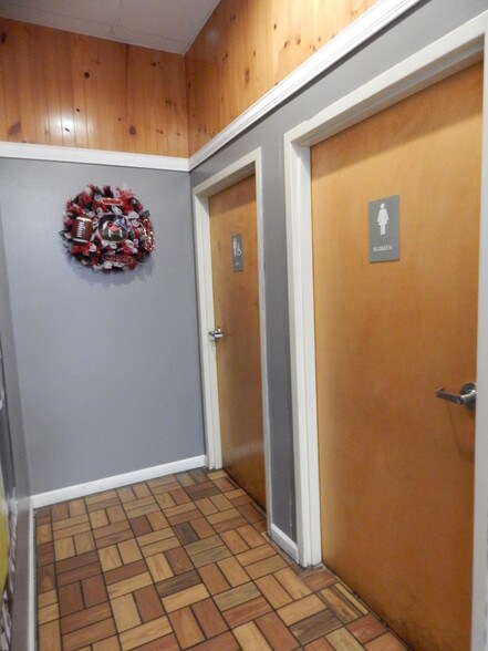 More Photos Of 180 Lumber City Hwy, Hazlehurst Restaurant For Sale