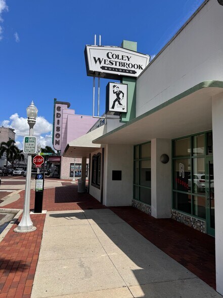 More Photos Of 1605 Hendry St, Fort Myers Office For Sale
