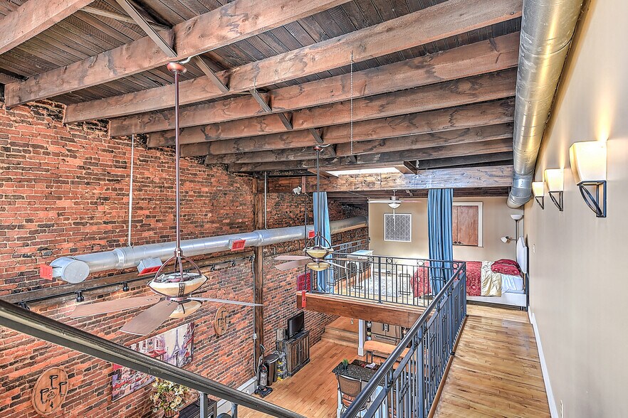 More Photos Of 529 State St, Bristol Storefront Retail Office For Sale