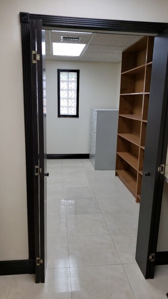 More Photos Of 18140-18142 SW Franjo Rd, Miami Office For Lease