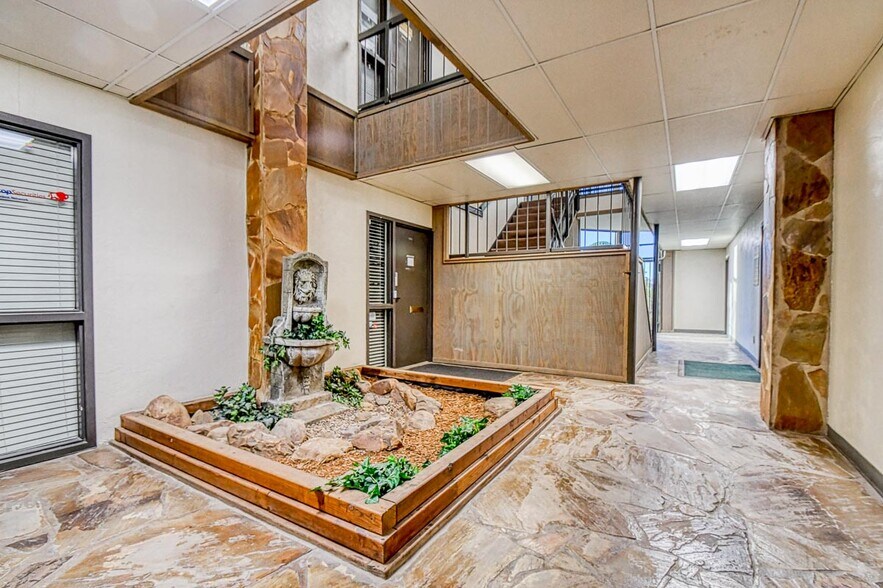 More Photos Of 2401 Tee Cir, Norman Office For Sale