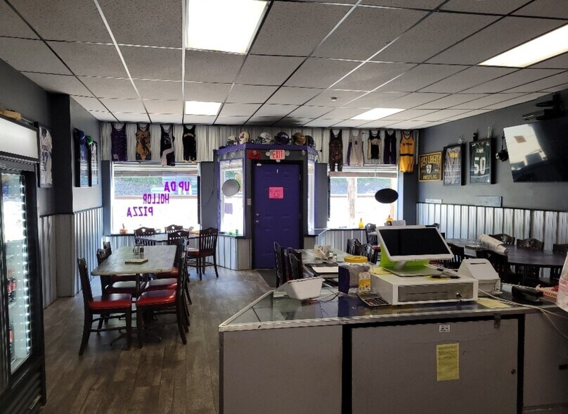 More Photos Of 15111 MacCorkle Ave, Belle Restaurant For Sale