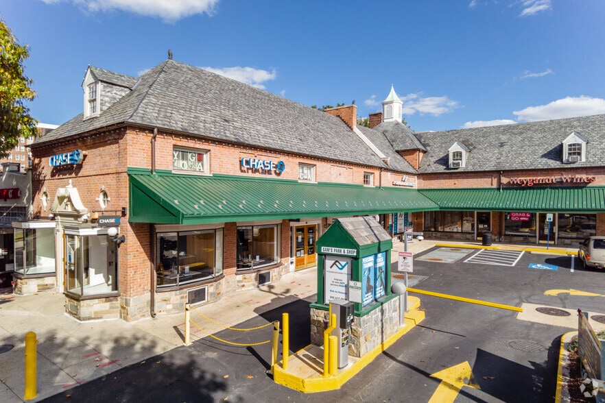 More Photos Of 3501-3529 Connecticut Ave NW, Washington Unknown For Lease