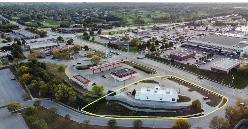 More Photos Of 3949 N 132nd St, Omaha Freestanding For Sale