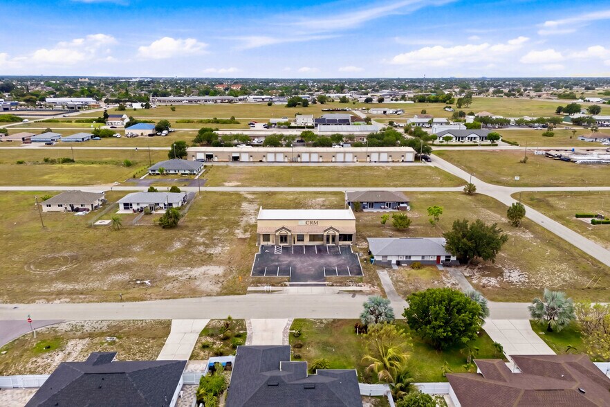 More Photos Of 1010 NE 9th St, Cape Coral Office For Sale