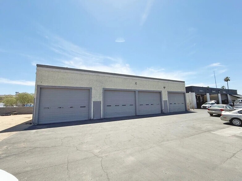 Primary Photo Of 2222 W Deer Valley Rd, Phoenix Service For Lease