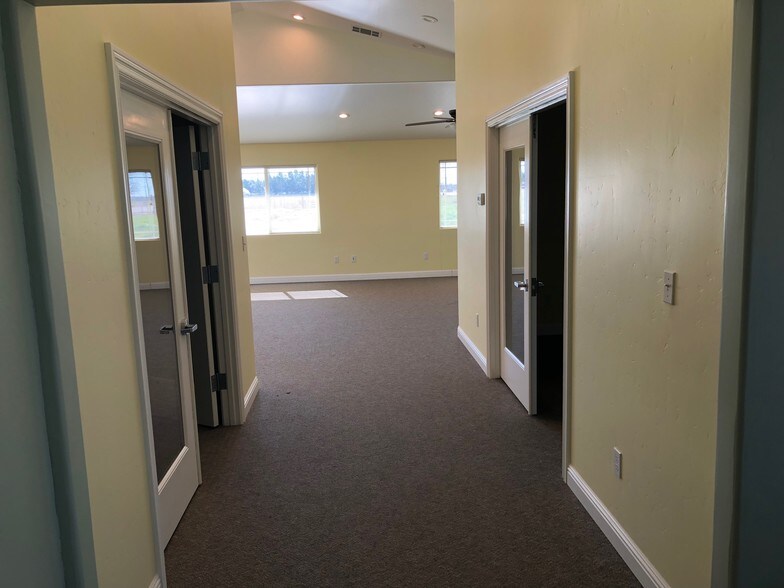 More Photos Of 6201 Bradshaw Rd, Sacramento Industrial For Sale