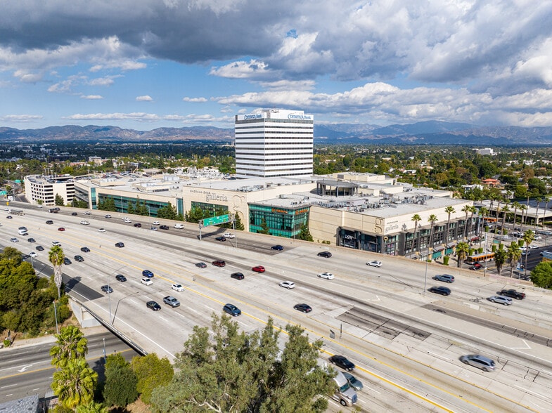 More Photos Of 15301 Ventura Blvd, Sherman Oaks Unknown For Lease