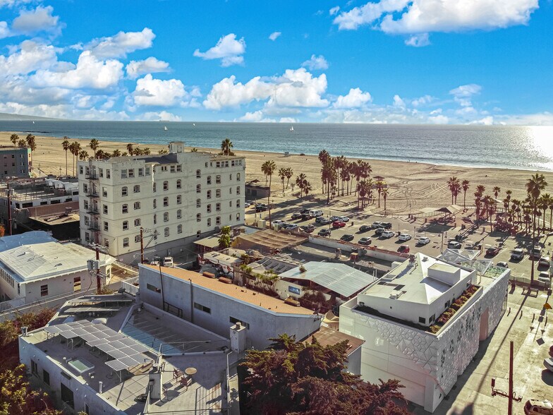 More Photos Of 14 Ozone Ave, Venice Apartments For Sale