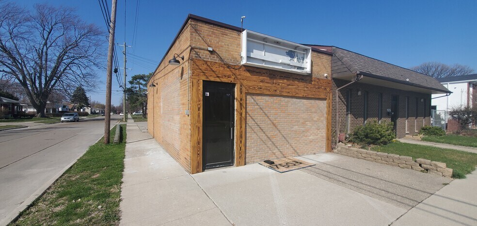 More Photos Of 17503 Stephens Dr, Eastpointe Freestanding For Sale