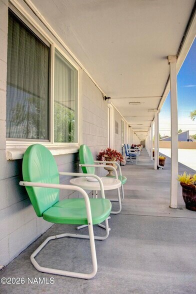 More Photos Of 2141 W 3rd St, Winslow Hotel For Sale