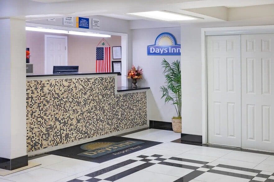 More Photos Of 4498 Washington Rd, East Point Hotel For Sale