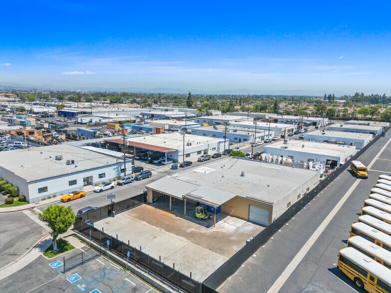 More Photos Of 920-922 E Arlee Pl, Anaheim Warehouse For Sale