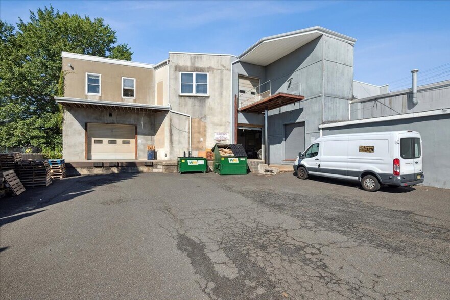 More Photos Of 401 State Route 202, Raritan Freestanding For Lease