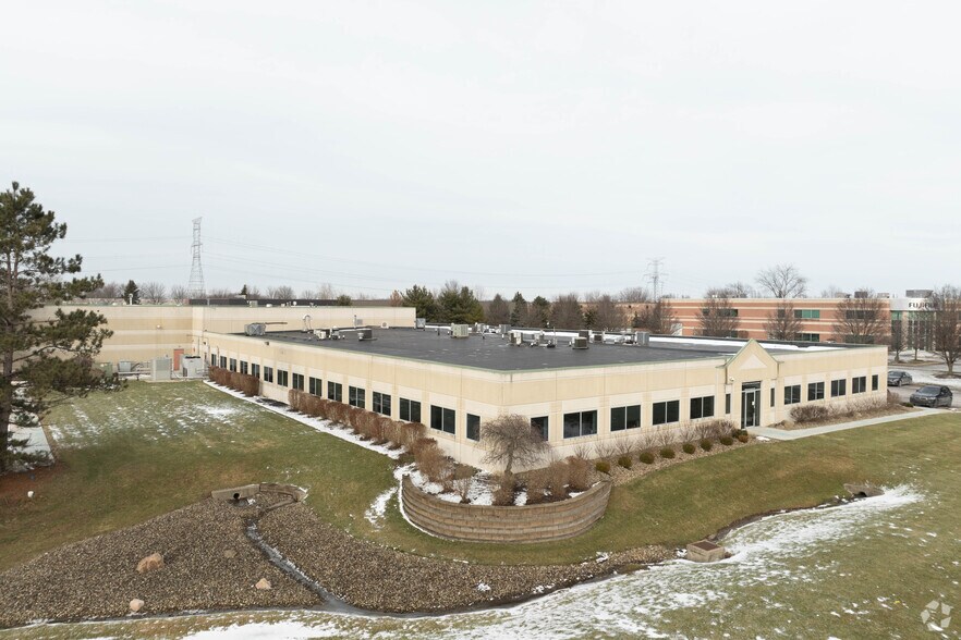 More Photos Of 1959 Summit Commerce Park, Twinsburg Flex For Sale