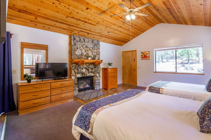 More Photos Of 500 Dodge Ridge Rd, Pinecrest Hotel For Sale