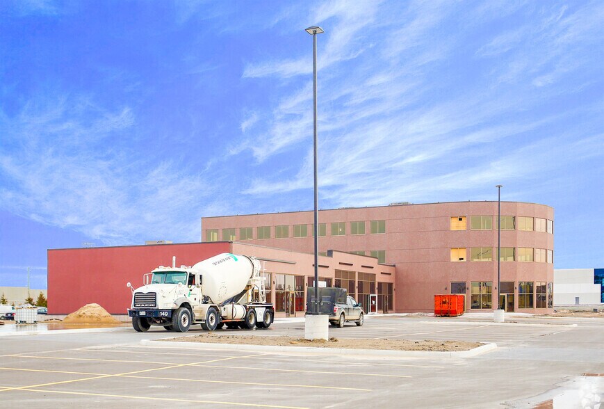 More Photos Of 222 Mapleview Dr, Barrie Office For Sale