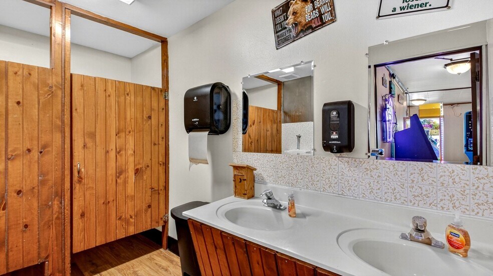 More Photos Of 16061 296th St, Cornell General Retail For Sale
