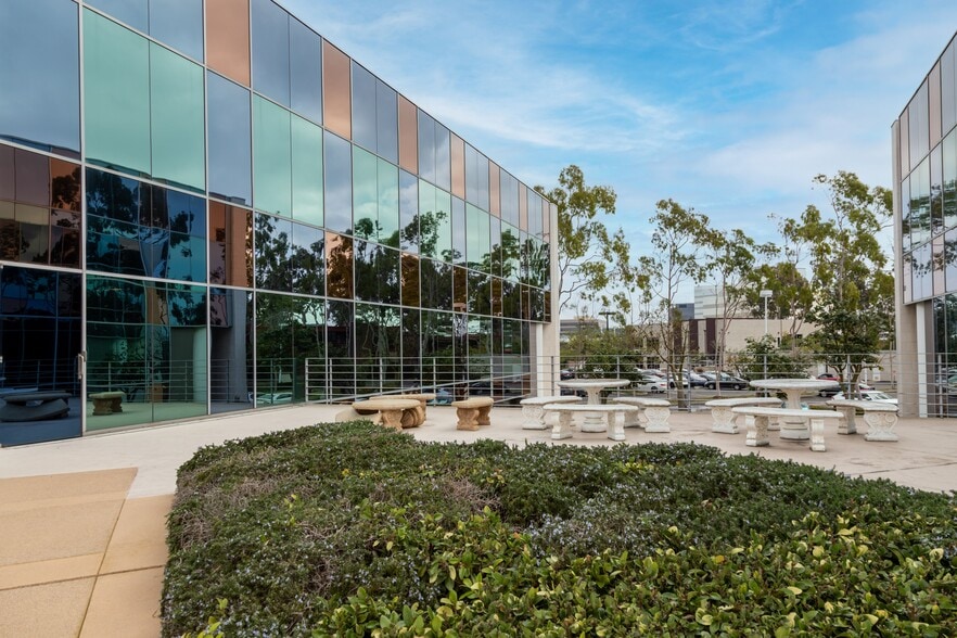 More Photos Of 3620 Birch St, Newport Beach Office For Sale