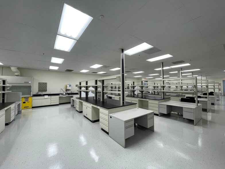 More Photos Of 155 S Milpitas Blvd, Milpitas Research And Development For Lease