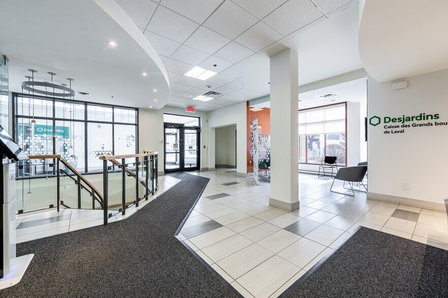 More Photos Of 250 Boul De La Concorde E, Laval Loft Creative Space For Sale