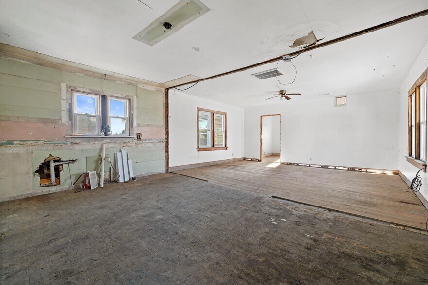 More Photos Of 1030 Main St, Union Grove Storefront Retail Residential For Sale