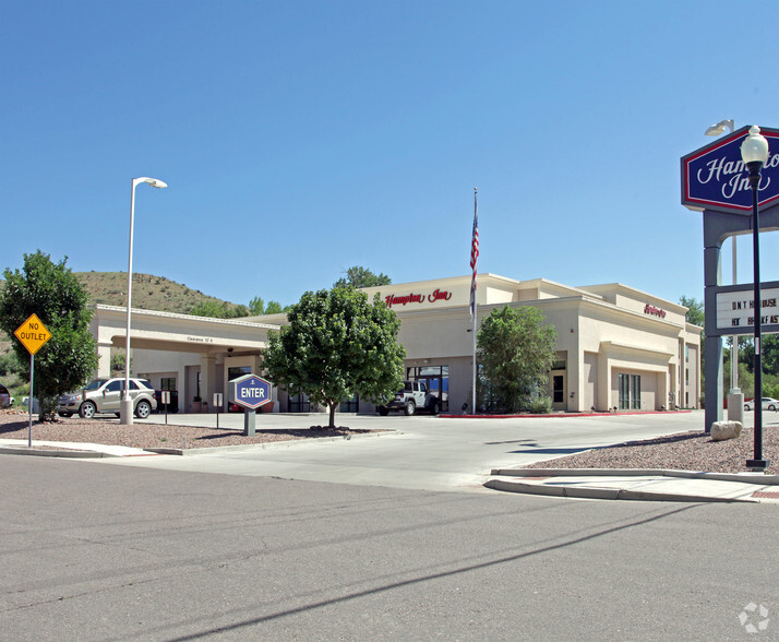 Primary Photo Of 102 McCormick Pky, Canon City Hotel For Sale