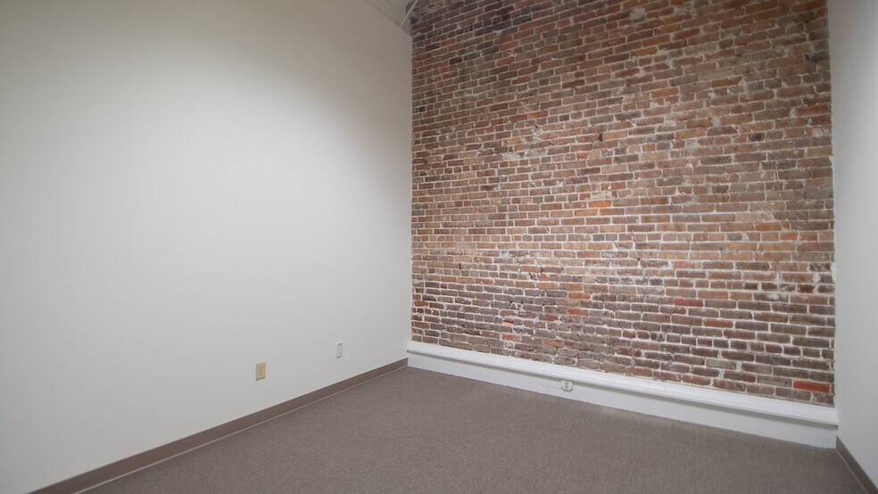 More Photos Of 1317-1319 26th Ave, Gulfport Office Residential For Lease