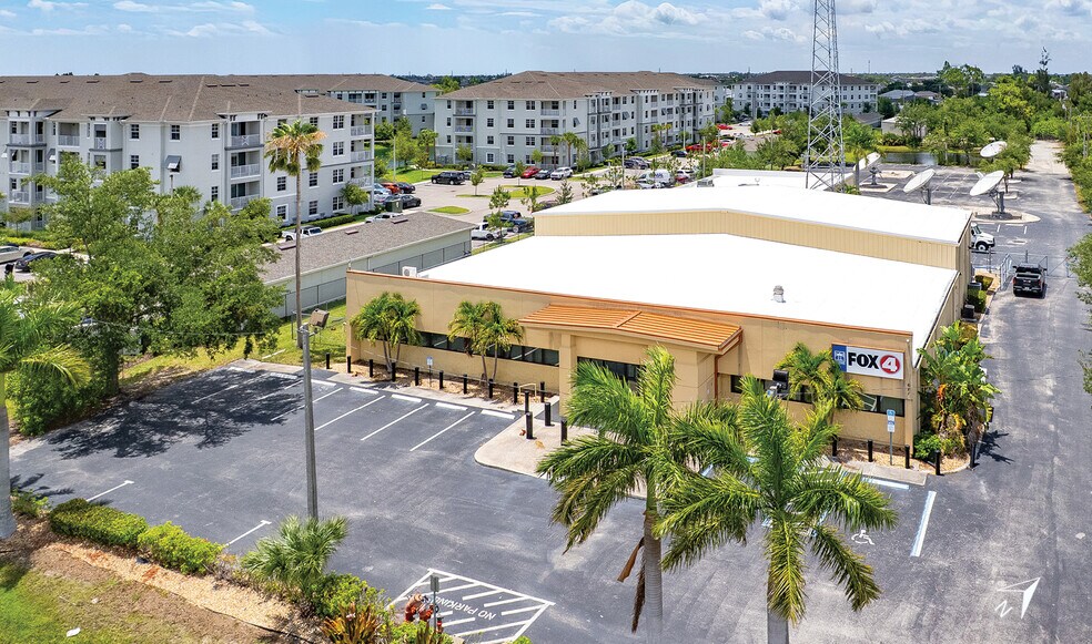 More Photos Of 621 SW Pine Island Rd, Cape Coral Flex For Sale