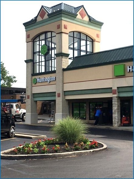 More Photos Of 4071 Lee Rd, Cleveland Unknown For Lease