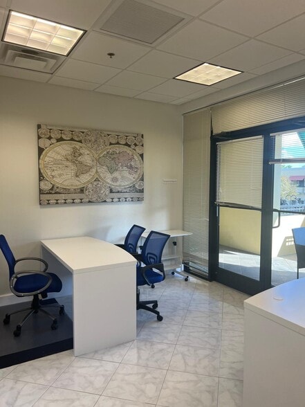 More Photos Of 13538 Village Park Dr, Orlando Office Residential For Lease