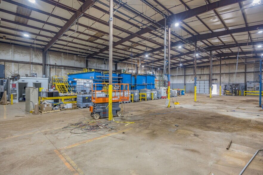 More Photos Of 120 McDougall Ct, Greenville Unknown For Lease