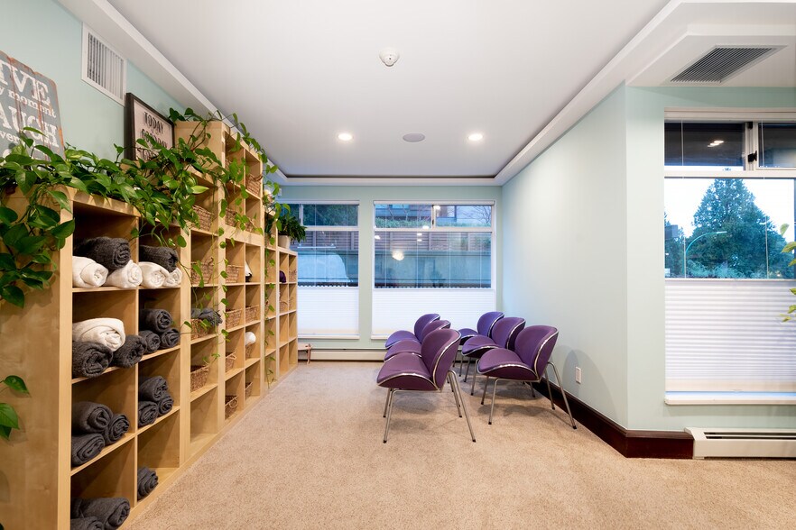 More Photos Of 3711-3763 Delbrook Ave, North Vancouver General Retail For Lease