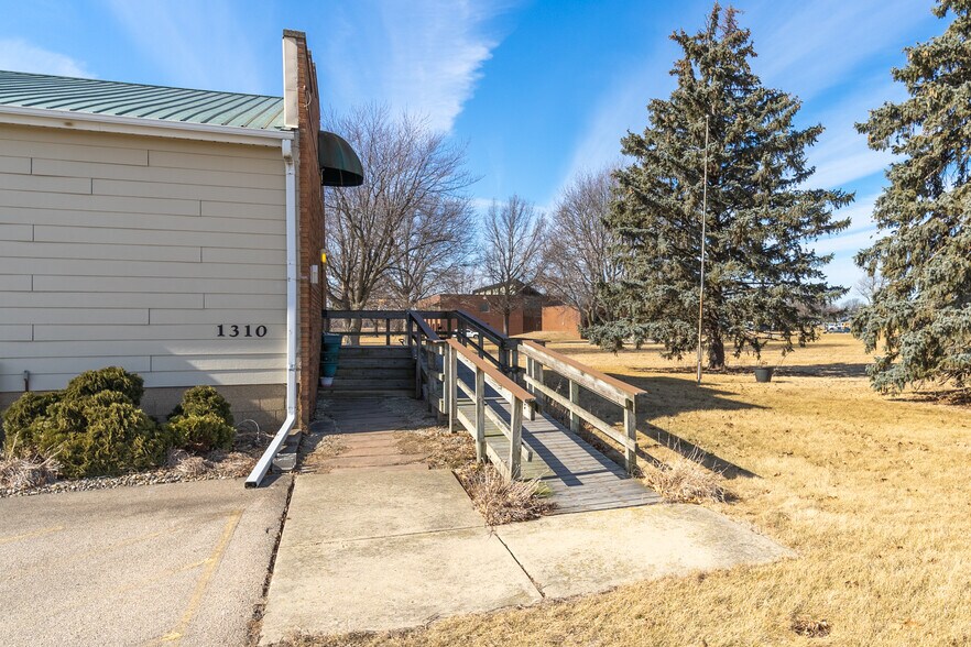 More Photos Of 1310 IL Highway 26, Princeton Specialty For Sale