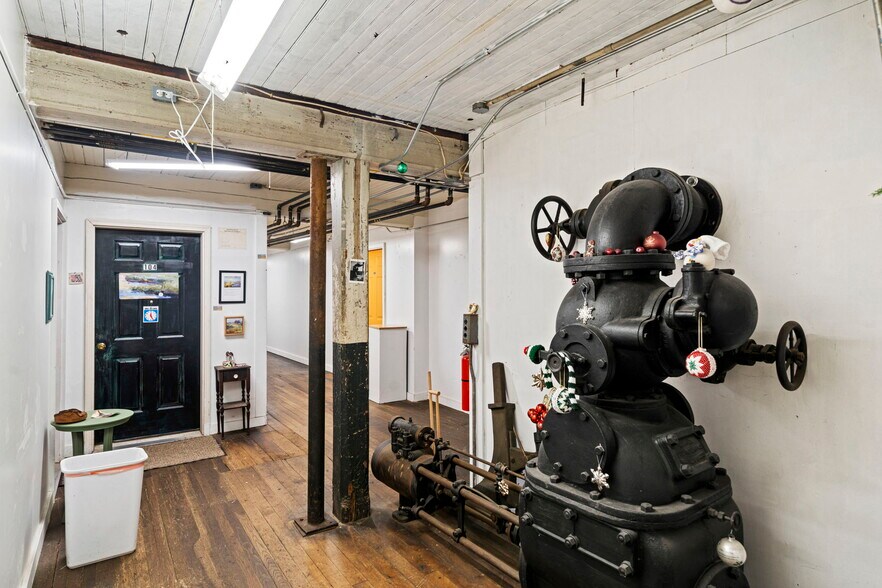 More Photos Of 215 Shady Lea Rd, North Kingstown Warehouse For Sale