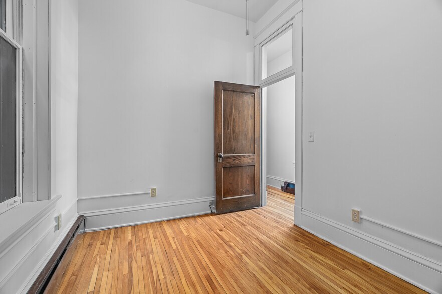 More Photos Of 583 Holly Ave, Saint Paul Apartments For Sale