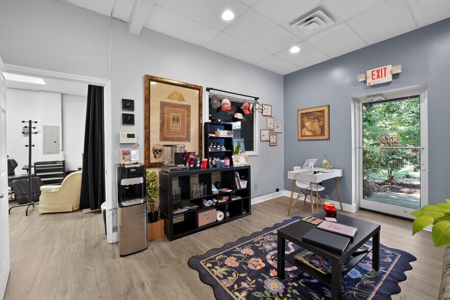 More Photos Of 594 E Chatham St, Cary Office For Sale