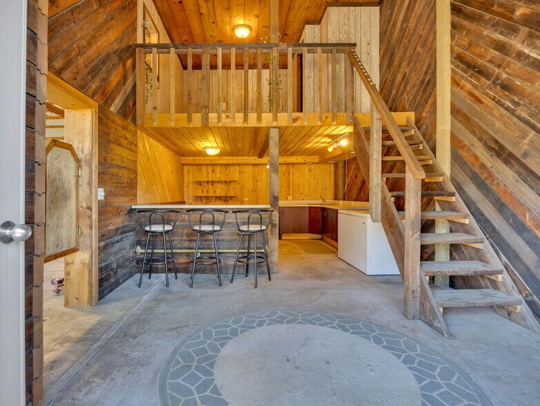 More Photos Of 44434 SE Coalman Rd, Sandy Light Manufacturing For Sale