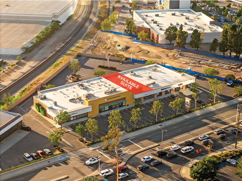 More Photos Of 2351-2381 Vineyard Ave, Oxnard General Retail For Lease