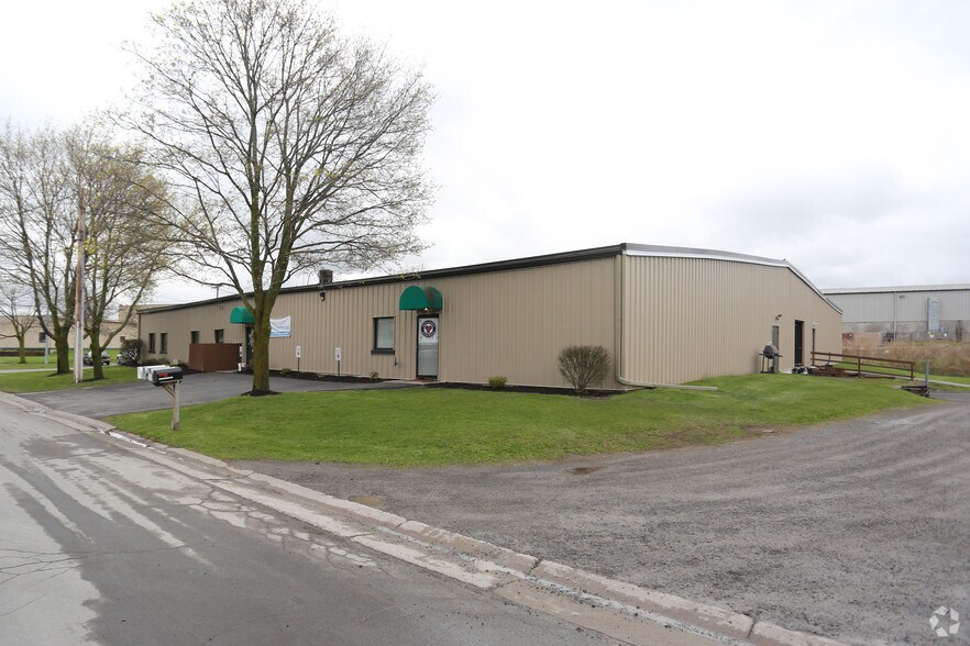 More Photos Of 101 Lincoln Pky, East Rochester Light Manufacturing For Lease