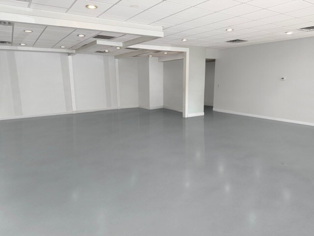 More Photos Of 11921 Kingston Pike, Farragut Storefront For Lease