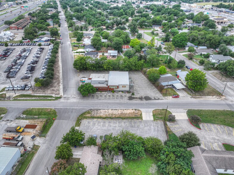 More Photos Of 1390 McQueeney Rd, New Braunfels Sports And Entertainment For Sale